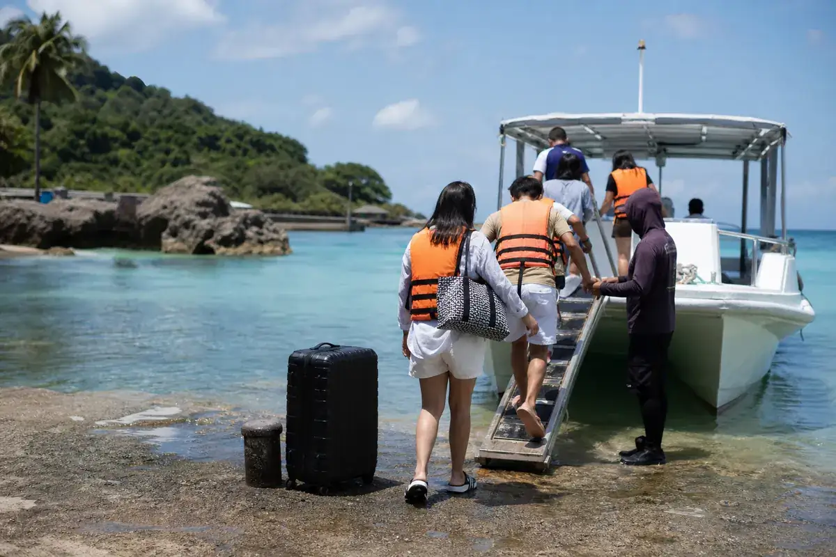  safe guest boat-transfer boarding concept for Boracay